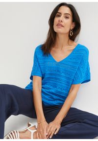 bonprix - Sweter ażurowy. Kolor: niebieski. Wzór: ażurowy. Sezon: lato