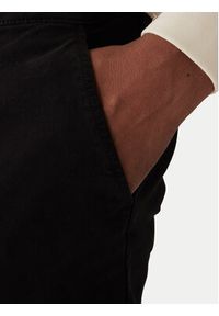 Guess Jeans Chinosy M4YB33 WGB5A Czarny Regular Fit. Kolor: czarny. Materiał: bawełna #2