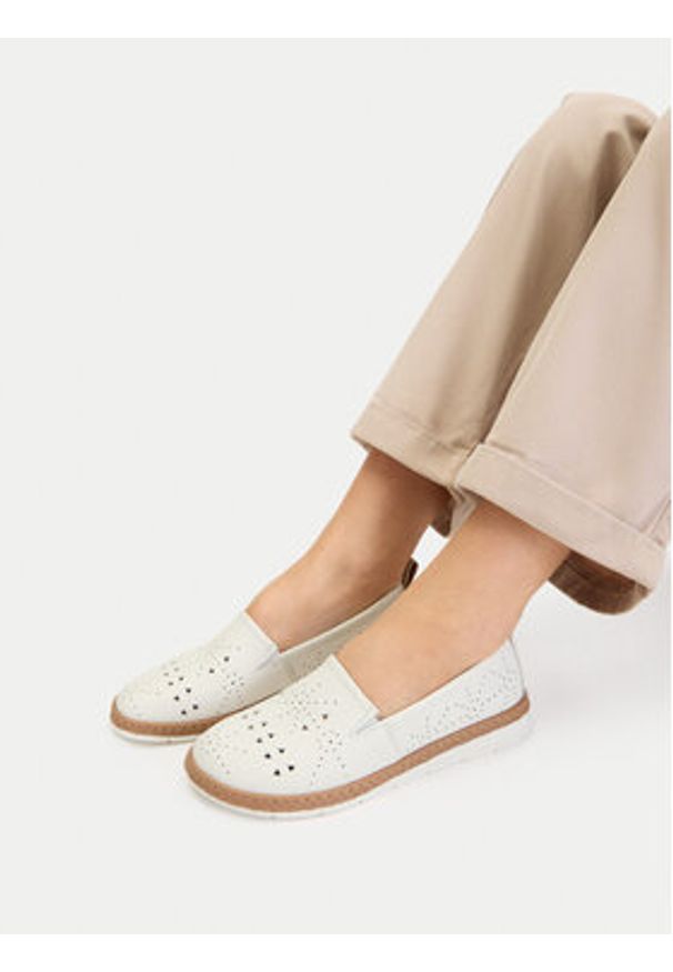 Lasocki Półbuty CEO-WI23-LYLA-02 Biały. Kolor: biały. Materiał: skóra