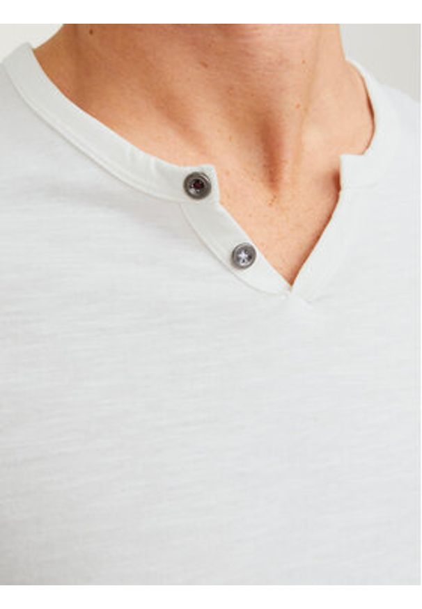 Jack & Jones - Jack&Jones T-Shirt Split 12164972 Biały Standard Fit. Kolor: biały. Materiał: bawełna