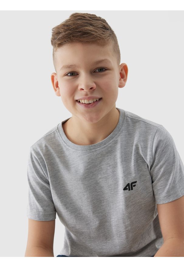 4f - 4F T-shirt gładki chłopięcy - szary 128 (7-8 lat). Okazja: na co dzień. Kolor: szary. Materiał: bawełna, jersey, dzianina. Długość rękawa: krótki rękaw. Długość: krótkie. Wzór: gładki. Sezon: lato. Styl: sportowy, casual