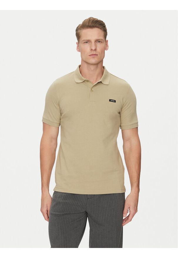 Calvin Klein Polo K10K111196 Beżowy Slim Fit. Typ kołnierza: polo. Kolor: beżowy. Materiał: bawełna