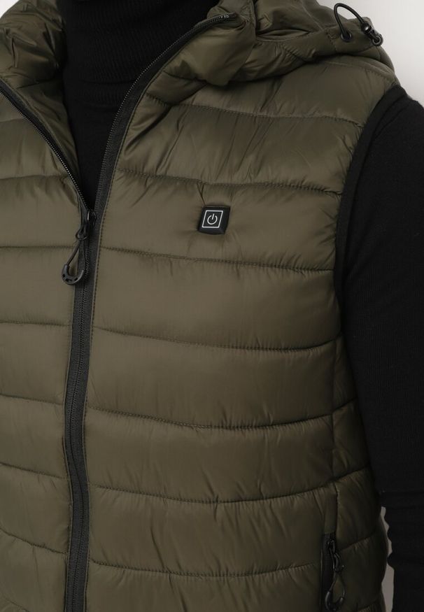 Born2be - Zielona Kamizelka z Pikowanym Wzorem i Odpinanym Kapturem Podgrzewana przez USB Rinnelia. Okazja: na co dzień. Kolor: zielony. Materiał: sztruks, jeans. Styl: casual
