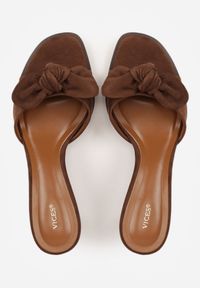Born2be - Ciemnobrązowe Klapki na Szpilce VICES z Kokardą i Kwadratowym Noskiem Esadanna. Okazja: na imprezę, na co dzień, na urodziny. Kolor: brązowy. Wzór: gładki. Obcas: na szpilce. Styl: casual #5