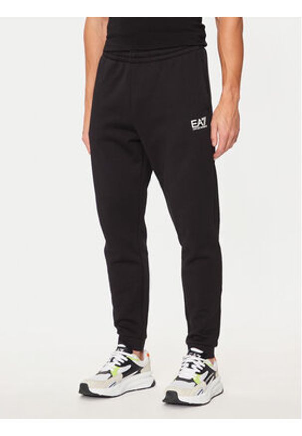 EA7 Emporio Armani Dres 6DPV66 PJVTZ 1200 Czarny Regular Fit. Kolor: czarny. Materiał: bawełna