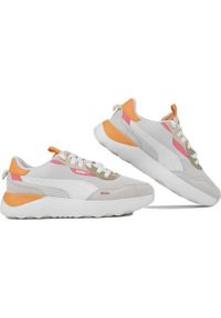 Buty sportowe damskie Puma Runtamed Platform. Kolor: beżowy. Obcas: na platformie. Sport: turystyka piesza #1