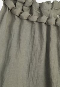 Renee - Zielona Sukienka Bez Rękawów z Wiskozy z Ozdobnym Dekoltem i Wiązaniem w Talii Azeira. Okazja: na co dzień. Kolekcja: plus size. Kolor: zielony. Materiał: wiskoza. Długość rękawa: bez rękawów. Typ sukienki: dla puszystych. Styl: casual #7