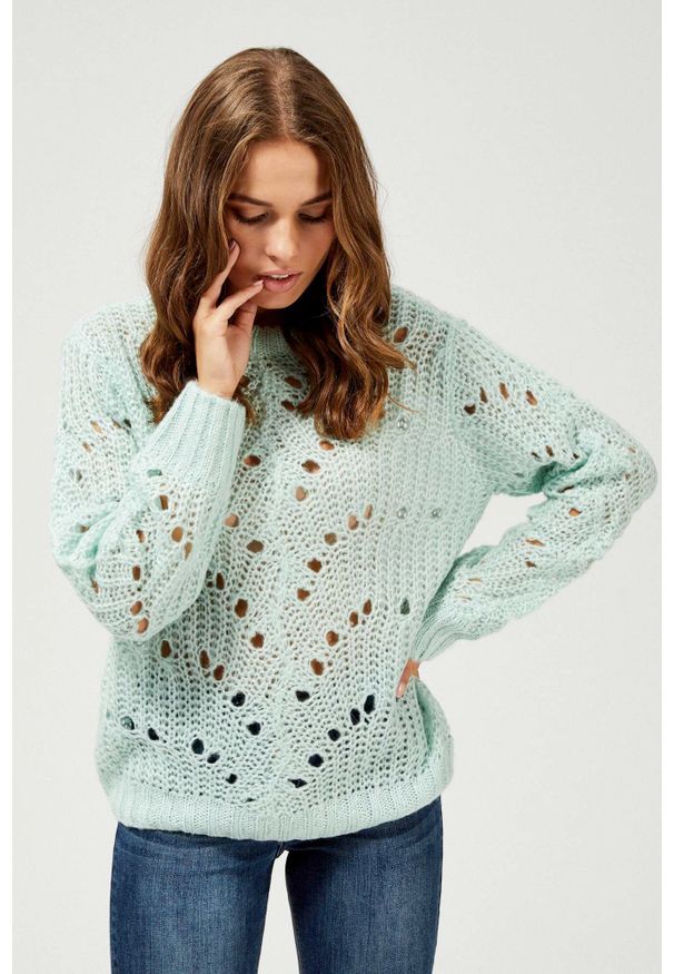 MOODO - Sweter z ażurowym wzorem. Materiał: żakard, akryl. Długość rękawa: długi rękaw. Długość: długie. Wzór: ażurowy