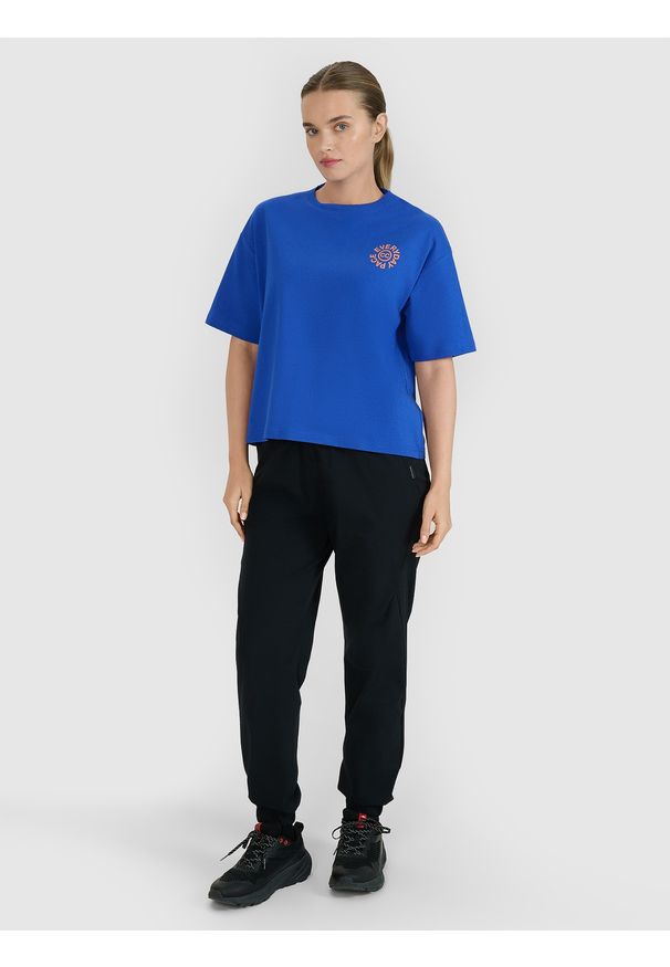 4f - 4F T-shirt oversize z nadrukiem damski - niebieski XS. Okazja: na co dzień. Kolor: niebieski. Materiał: dzianina, bawełna, jersey. Długość rękawa: krótki rękaw. Długość: krótkie. Wzór: nadruk. Styl: klasyczny, sportowy, casual