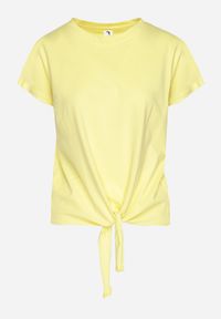 Born2be - Żółty T-shirt z Bawełny z Ozdobnym Wiązaniem Sunitra. Okazja: na co dzień, na spotkanie biznesowe. Kolor: żółty. Materiał: bawełna. Sezon: lato, wiosna. Styl: biznesowy, klasyczny, casual