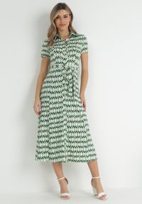 Born2be - Zielona Koszulowa Sukienka Maxi z Materiałowym Paskiem Rainora. Okazja: na co dzień. Typ kołnierza: dekolt w kształcie V. Kolor: zielony. Materiał: materiał. Długość rękawa: krótki rękaw. Typ sukienki: koszulowe. Styl: klasyczny, casual, elegancki. Długość: maxi #3