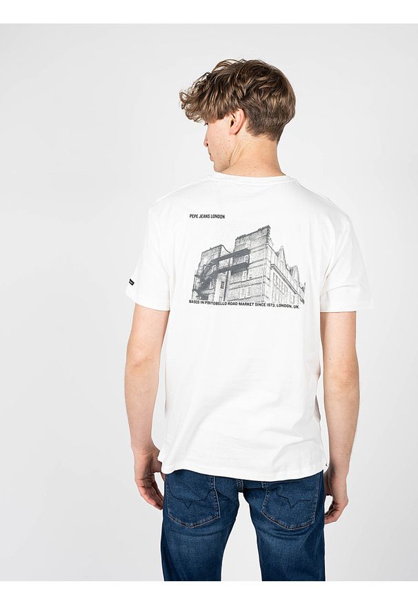 Pepe Jeans T-shirt "Shye" | PM508495 | Shye | Mężczyzna | Biały. Okazja: na co dzień. Kolor: biały. Materiał: bawełna. Wzór: aplikacja, nadruk. Styl: casual