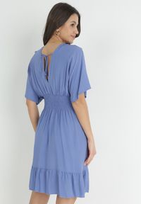 Born2be - Niebieska Sukienka z Wiskozy z Marszczoną Gumką w Talii Demaria. Kolor: niebieski. Materiał: wiskoza. Typ sukienki: rozkloszowane
