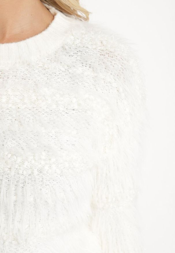 Born2be - Biały Puchaty Sweter z Wełną i Ściągaczami Exenevia. Okazja: na co dzień. Kolor: biały. Materiał: wełna. Styl: casual