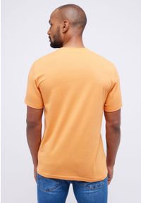 Mustang - MUSTANG AUSTIN MĘSKI T-SHIRT KOSZULKA NADRUK TANGERINE 1014938 7036. Wzór: nadruk #7
