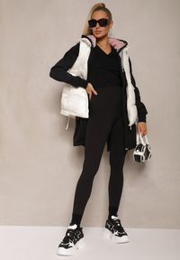 Renee - Czarna Bluza Długa z Kapturem Ozdobionym Napisami Sinellina. Okazja: na co dzień. Typ kołnierza: kaptur. Kolor: czarny. Materiał: jeans. Długość: długie. Wzór: aplikacja, napisy. Styl: casual #5