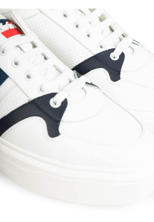 Baldinini Sneakersy | 097900XVIVI | Mężczyzna | Biały. Kolor: biały. Materiał: skóra. Wzór: aplikacja