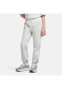 Spodnie dziecięce New Balance LAKB0060AHH – szare. Kolor: szary. Materiał: bawełna, dresówka