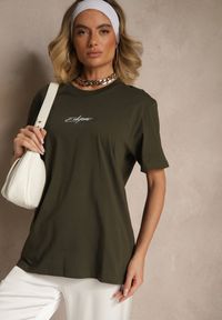 Renee - Ciemnozielona Bawełniana Koszulka T-shirt z Małym Napisem Lanivelle. Okazja: na co dzień. Kolor: zielony. Materiał: bawełna. Wzór: napisy. Styl: klasyczny, elegancki, casual #3