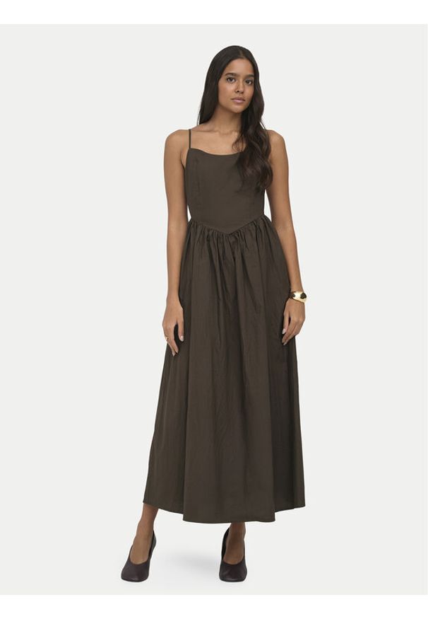 only - ONLY Sukienka letnia Likara 15371869 Brązowy ciemny Regular Fit. Kolor: brązowy. Materiał: bawełna. Sezon: lato