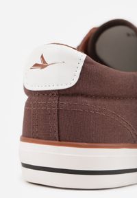 Born2be - Brązowe Klasyczne Trampki do Kostki z Lamówką przy Podeszwie Kasiope. Okazja: na co dzień. Kolor: brązowy. Materiał: jeans. Styl: klasyczny #7