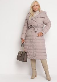 Born2be - Ciemnoróżowa Pikowana Kurtka Płaszcz o Przedłużonym Fasonie z Paskiem i Kapturem Gerit. Kolor: różowy. Materiał: materiał #2