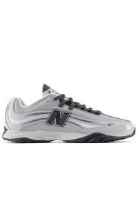 Buty unisex New Balance URC56UPA - szare. Kolor: szary. Materiał: materiał, syntetyk, guma, skóra. Szerokość cholewki: normalna. Sport: bieganie #1
