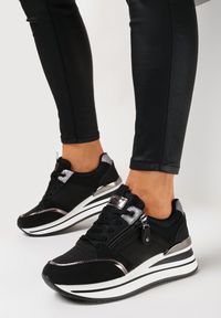 Born2be - Czarne Sneakersy na Platformie z Brokatowymi Akcentami Stelavia. Wysokość cholewki: przed kostkę. Kolor: czarny. Szerokość cholewki: normalna. Obcas: na platformie #4