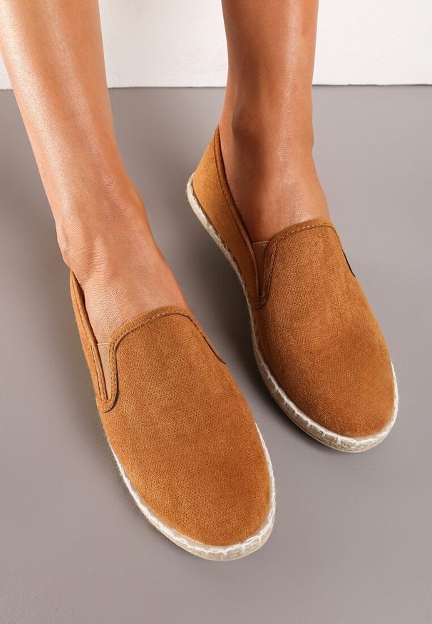 Born2be - Brązowe Tenisówki Espadryle Slip On Na Płaskiej Podeszwie Liodelia. Zapięcie: bez zapięcia. Kolor: brązowy. Materiał: jeans, materiał. Sezon: wiosna, lato. Obcas: na płaskiej podeszwie. Styl: klasyczny