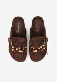 Born2be - Brązowe Klapki na Grubej Podeszwie z Frędzlami Klamrami i Koralikami Glysnell. Okazja: na co dzień, do pracy, na spacer. Kolor: brązowy. Materiał: jeans. Sezon: lato. Styl: casual, elegancki #7