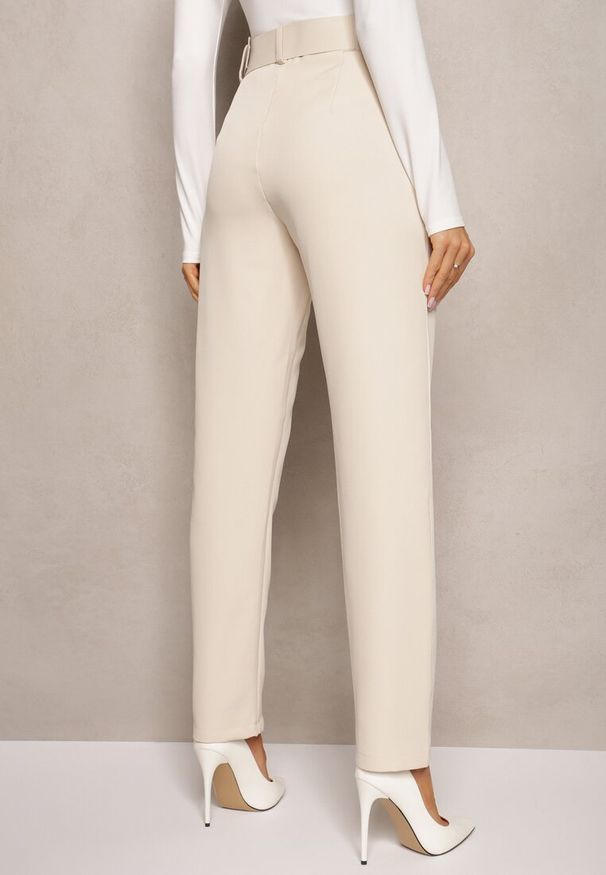 Renee - Beżowe Spodnie Garniturowe High Waist z Paskiem Wenus. Okazja: na spotkanie biznesowe, na co dzień. Stan: podwyższony. Kolor: beżowy. Materiał: materiał, tkanina. Wzór: gładki, jednolity. Styl: biznesowy, casual