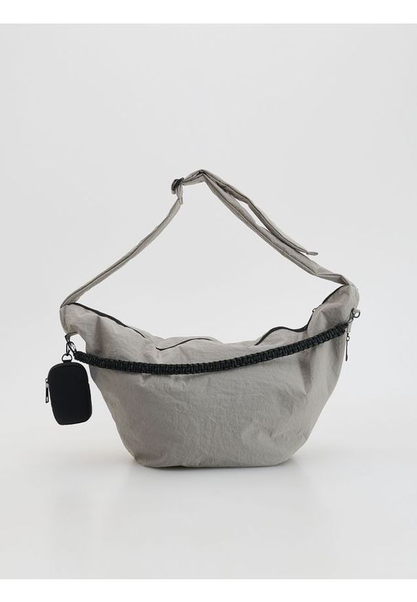Reserved - Torba crossbody - jasnoszary. Kolor: szary. Wzór: gładki