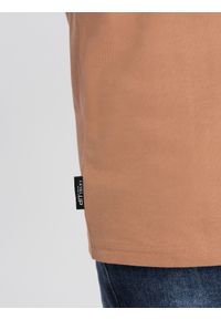 Ombre Clothing - T-shirt męski bawełniany z kieszonką - jasnobrązowy V7 OM-TSPT-0154 - XXL. Kolor: brązowy. Materiał: bawełna. Wzór: aplikacja, nadruk #4