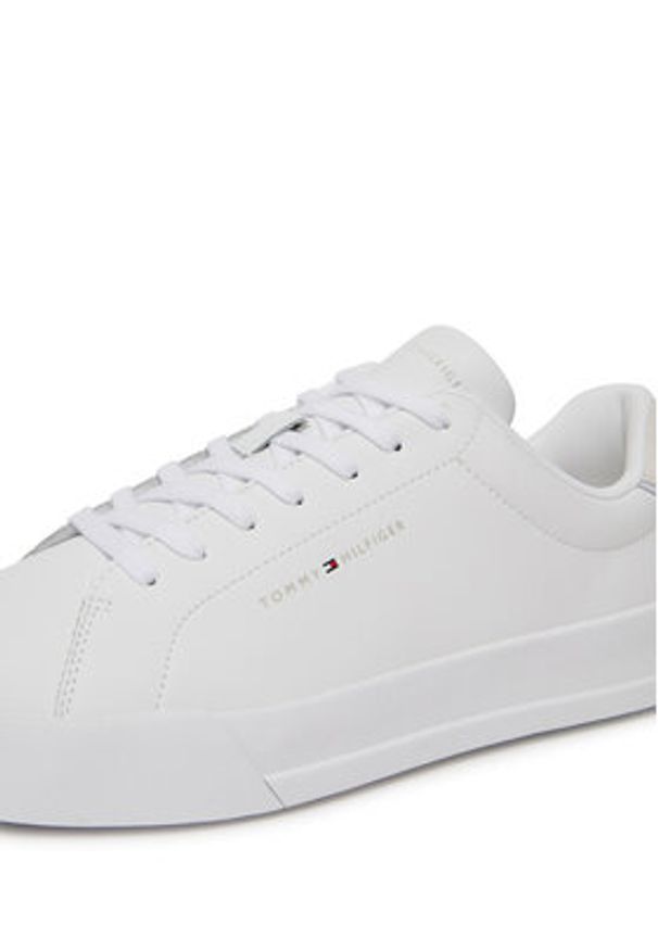 TOMMY HILFIGER - Tommy Hilfiger Sneakersy Th Court Lth Detail Ess FM0FM05367 Biały. Kolor: biały. Materiał: skóra
