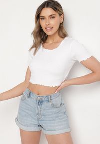 Born2be - Biały Prążkowany T-shirt z Bawełną Adlesa. Okazja: na co dzień. Kolor: biały. Materiał: bawełna, prążkowany. Styl: casual #5