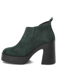Zielone Botki Armodo Modne Buty Na Obcasie. Okazja: na co dzień. Kolor: zielony. Materiał: zamsz. Obcas: na obcasie. Styl: casual, elegancki, wizytowy. Wysokość obcasa: średni #8