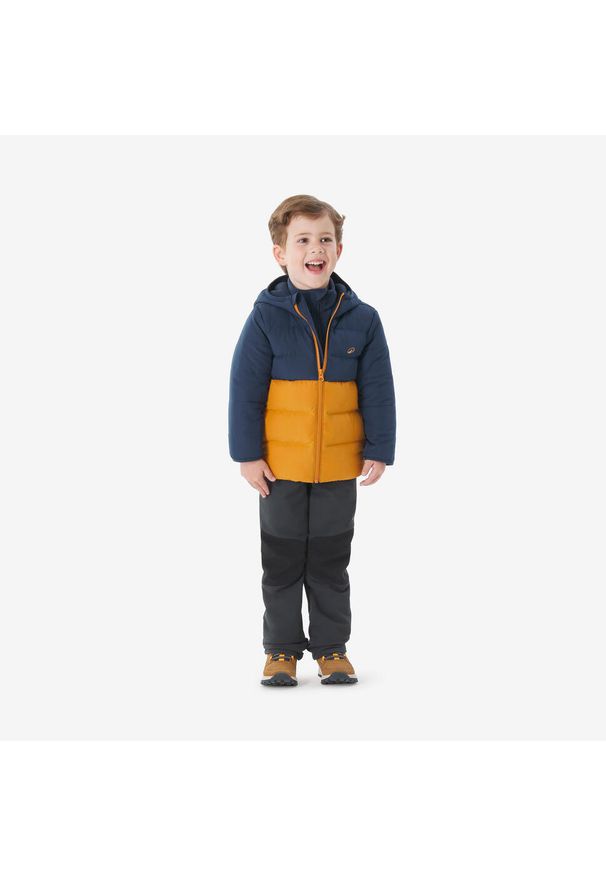 quechua - Kurtka turystyczna zimowa dla dzieci Quechua NH500. Kolor: brązowy, niebieski, wielokolorowy. Materiał: puch, poliester, polar, materiał, syntetyk, włókno. Sezon: zima. Styl: sportowy