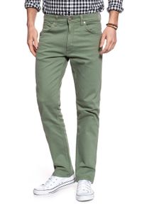 Wrangler - WRANGLER SPODNIE MĘSKIE GREENSBORO GREEN SAGE W15QSB22J. Materiał: materiał #10