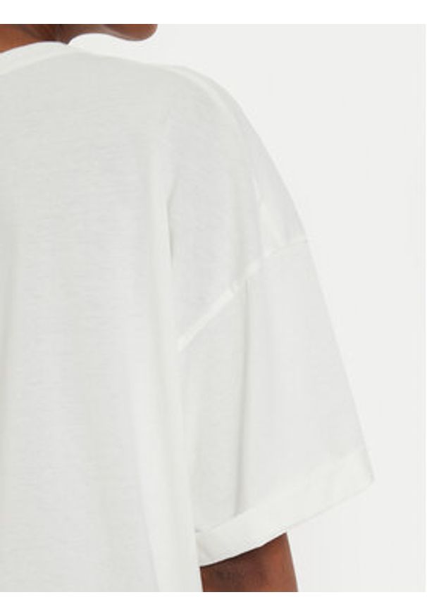 ViCOLO T-Shirt UB0185 Écru Relaxed Fit. Materiał: bawełna