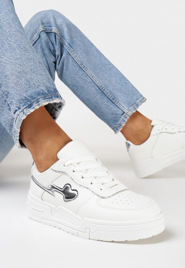 Born2be - Białe Sneakersy na Grubej Podeszwie z Ozdobnymi Wstawkami i Sercem Wellesa. Kolor: biały