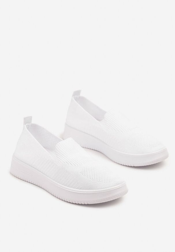 Born2be - Białe Tenisówki z Elastyczną Cholewką Eranila. Okazja: na co dzień, na spacer. Kolor: biały. Materiał: jeans. Szerokość cholewki: normalna. Styl: casual