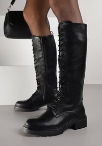 Renee - Czarne Kozaki Typu Workery Rhaethe. Okazja: na co dzień. Kolor: czarny. Materiał: skóra, jeans. Styl: casual #1