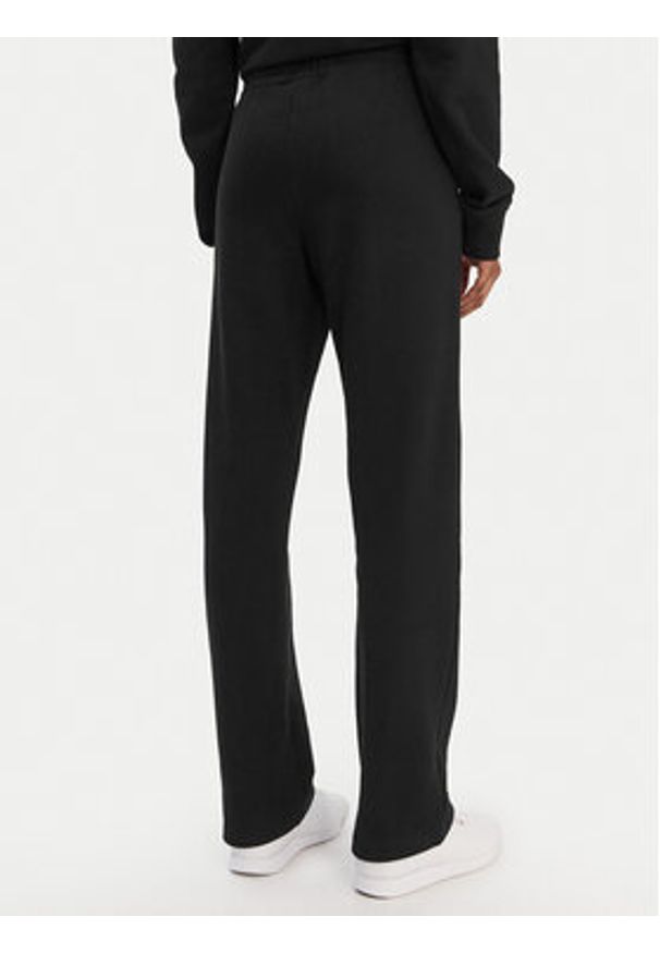 Reebok Spodnie dresowe Zuzanna RK25496CCW Czarny Regular Fit. Kolor: czarny. Materiał: bawełna