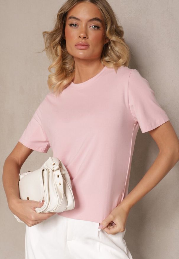 Renee - Różowy Casualowy T-shirt z Wiskozy Arisanda. Okazja: na co dzień. Kolor: różowy. Materiał: wiskoza. Styl: casual
