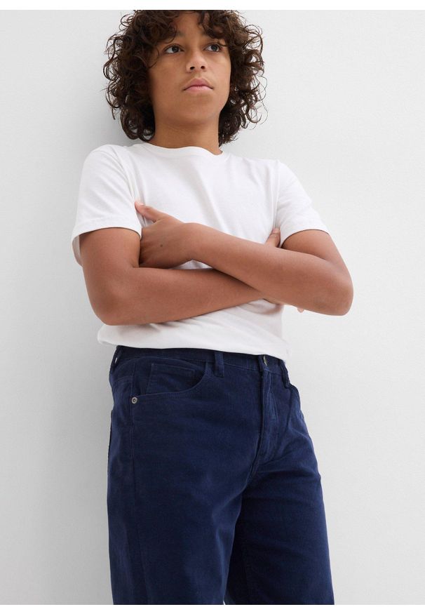 bonprix - Spodnie sztruksowe regular fit z bawełny z domieszką stretchu, straight. Kolor: niebieski. Materiał: bawełna, sztruks