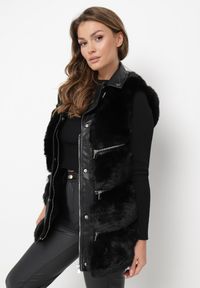 Born2be - Czarna Futrzana Kamizelka ze Wstawkami z Imitacji Skóry Adamani. Kolor: czarny. Materiał: skóra, futro #5