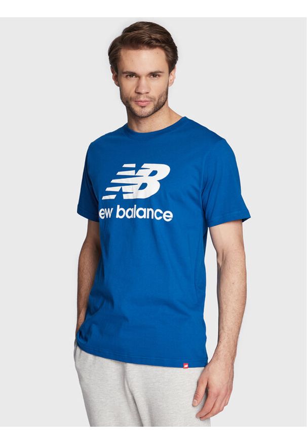 New Balance T-Shirt Essential Logo MT01575 Niebieski Athletic Fit. Kolor: niebieski. Materiał: bawełna