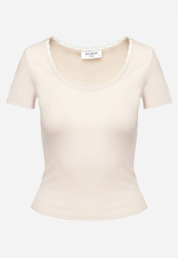 Born2be - Jasnobeżowa Bluzka z Koronkową Lamówką Wokół Dekoltu Fianlema. Okazja: na co dzień. Kolor: beżowy. Materiał: koronka. Styl: elegancki, casual