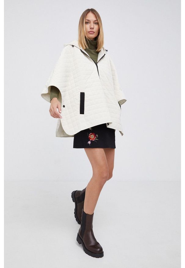 Desigual - Poncho. Kolor: biały. Materiał: materiał. Wzór: gładki