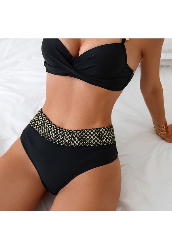 Intica - Strój kąpielowy z ozdobnymi ramiączkami i wysokim stanem majtek Ejvor. Stan: podwyższony. Kolor: czarny. Materiał: materiał